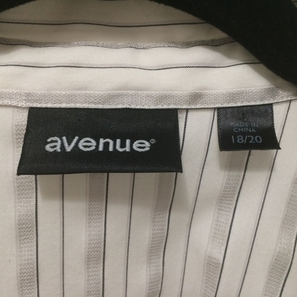 Avenue Wrap Style Top - Picture 7 of 8